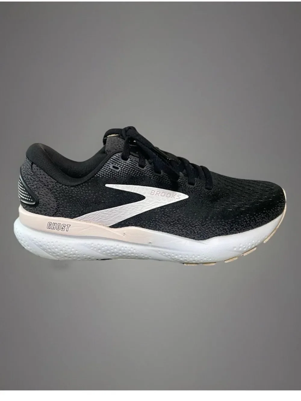 Brooks Ghost 16 Women's Black Running Shoes  Size 7.5B